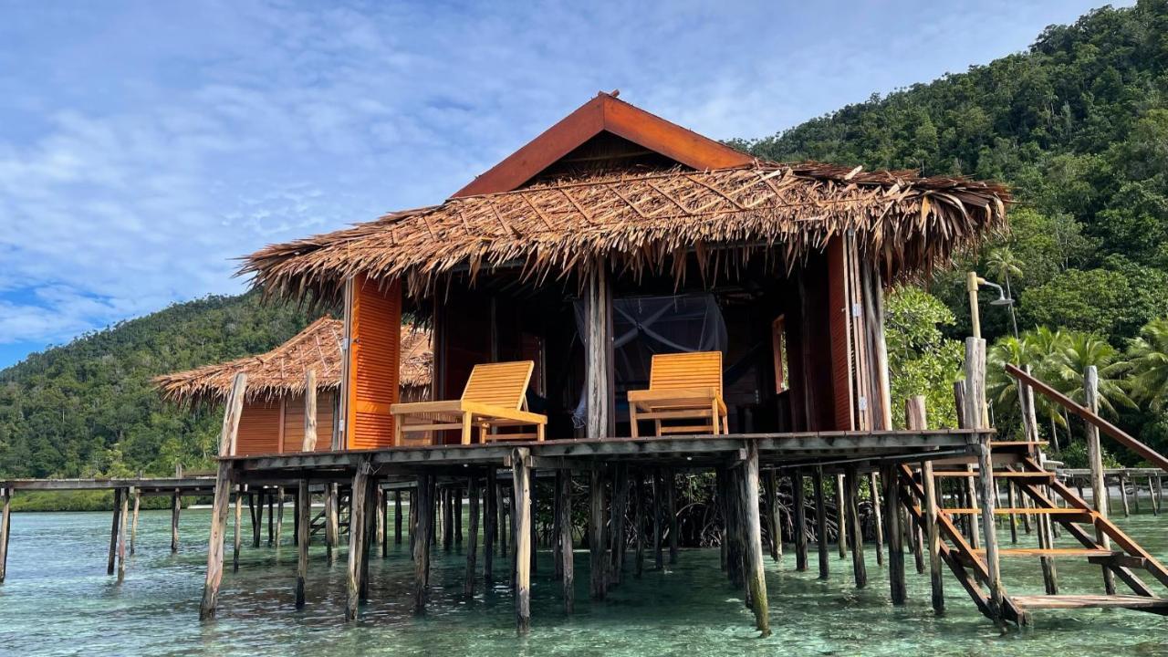 Nyande Raja Ampat Hotel Pulau Mansuar Exterior photo
